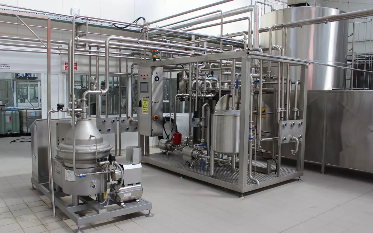 Bien démarrer son investissement dans une exploitation laitière : installation clé en main ou ligne modulaire ?